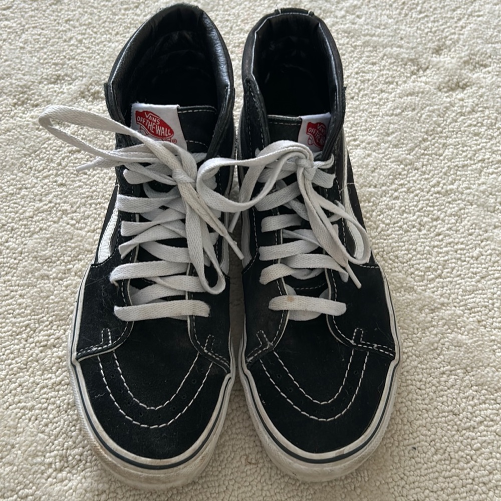 Vans SK8-HI shoe. Size men’s 7.5/women’s 9